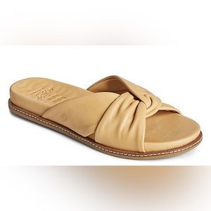 Sperry Women’s Gold Cup Waveside Plushwave cross slide sandal!